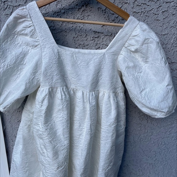 NEW White Puffed Sleeve Babydoll Dress 🤍 - Picture 8 of 9